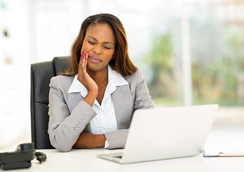 Warning Signs of Impacted Wisdom Teeth